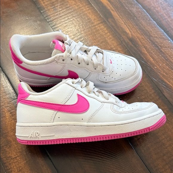 Nike Other - Girls Nike Air Force 1